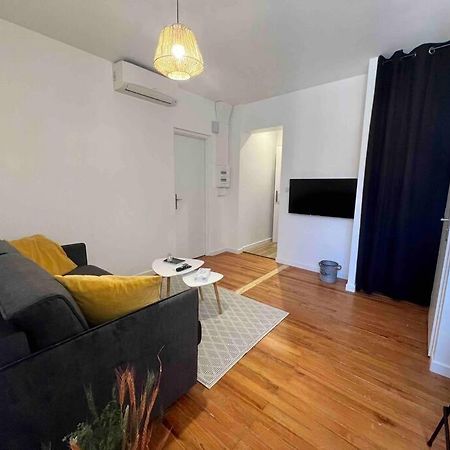 Appartement Climatise 4 Personnes / Centre-Ville Μπεζανσόν Εξωτερικό φωτογραφία