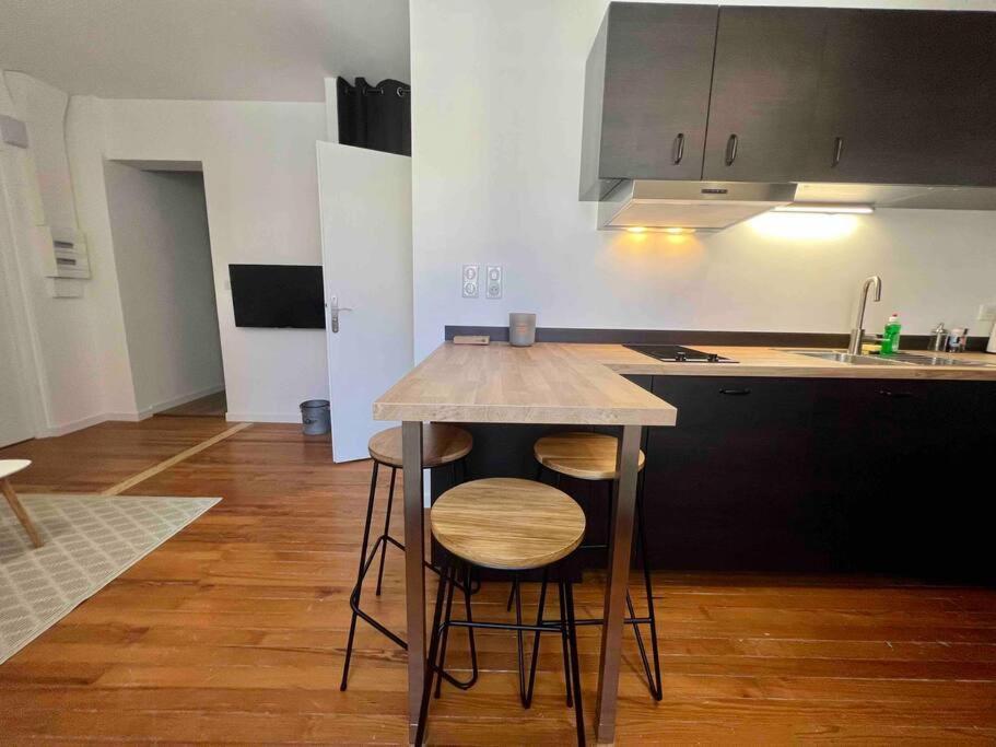 Appartement Climatise 4 Personnes / Centre-Ville Μπεζανσόν Εξωτερικό φωτογραφία