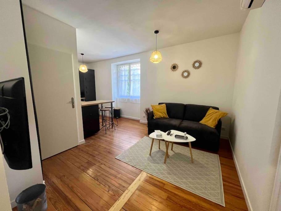 Appartement Climatise 4 Personnes / Centre-Ville Μπεζανσόν Εξωτερικό φωτογραφία